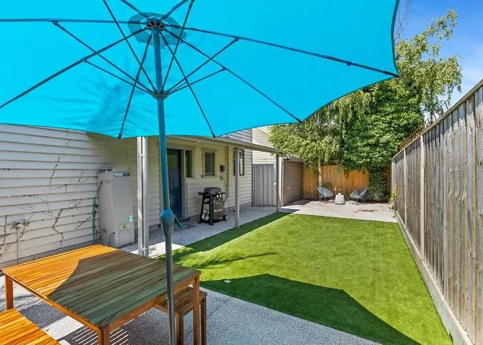 Mid Century 1930 Beautifully Renovated Californian Bunglow