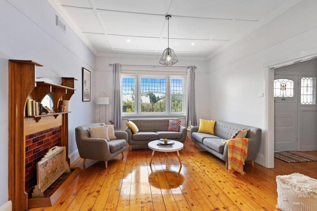 Mid Century 1930 Beautifully Renovated Californian Bunglow Newtown