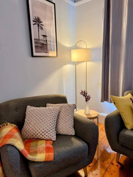 Mid Century 1930 Beautifully Renovated Californian Bunglow * Newtown