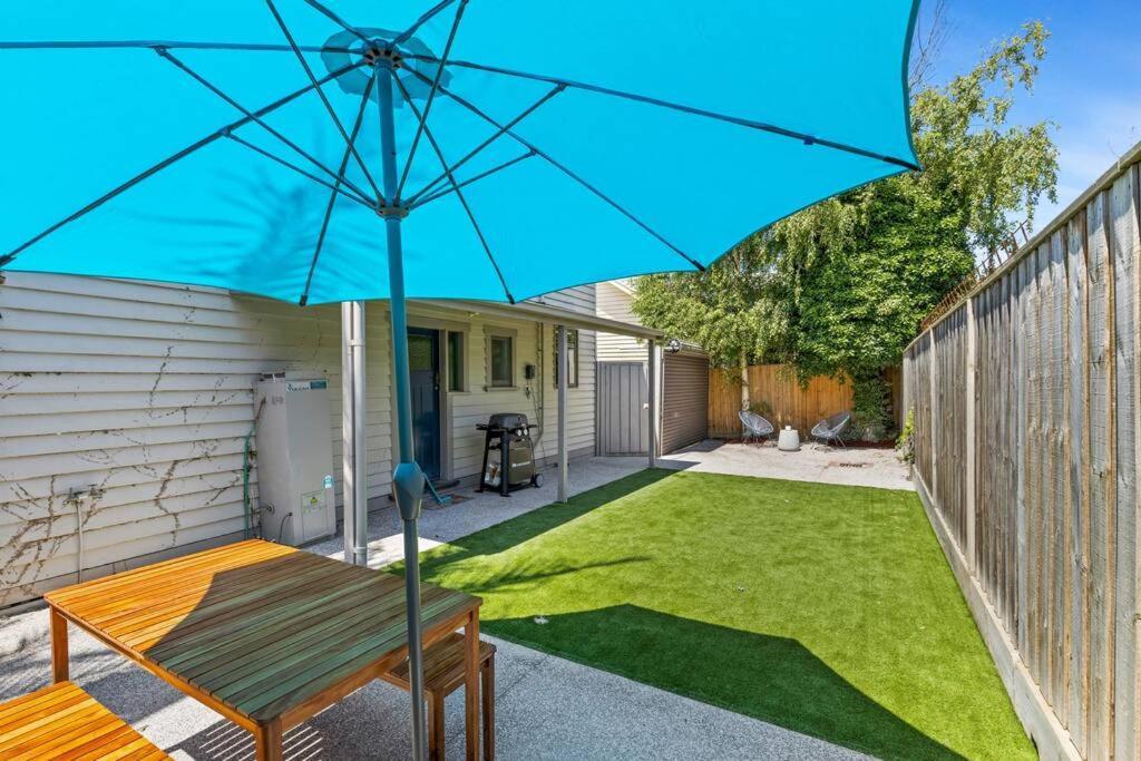 Mid Century 1930 Beautifully Renovated Californian Bunglow * Newtown