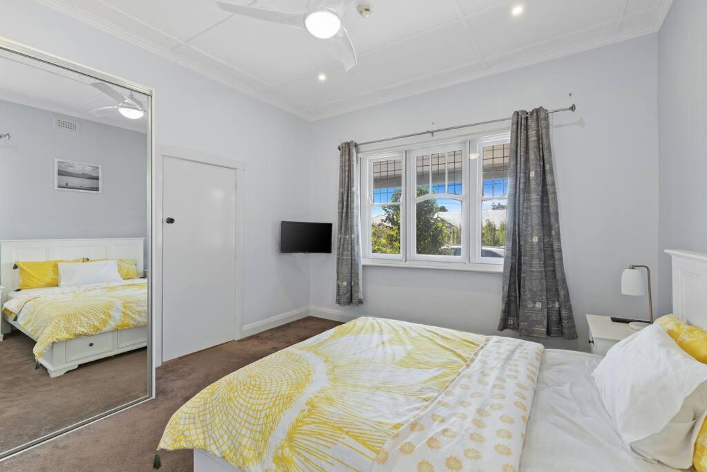 Mid Century 1930 Beautifully Renovated Californian Bunglow * Newtown